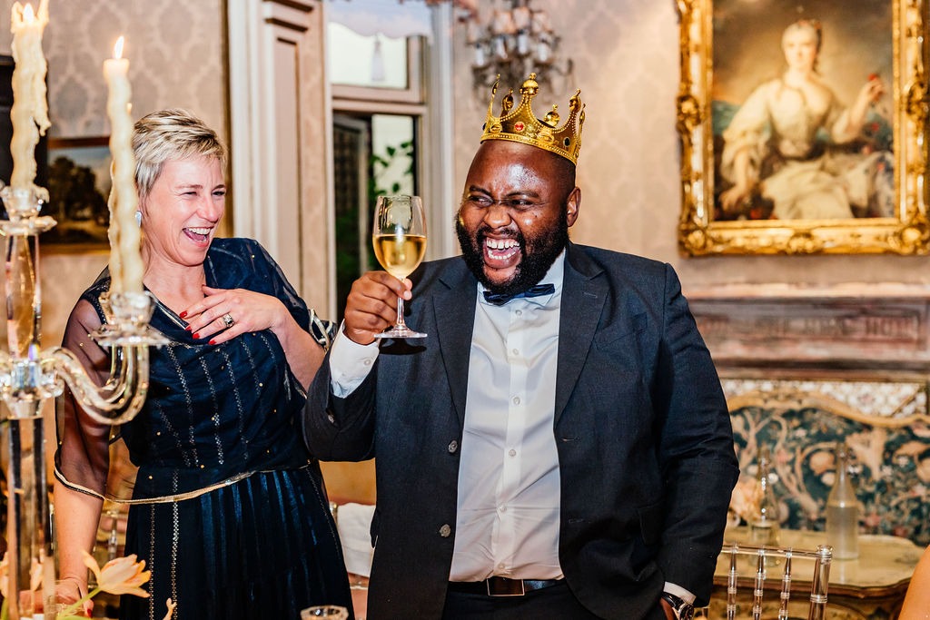 improvised murder mystery dinner party